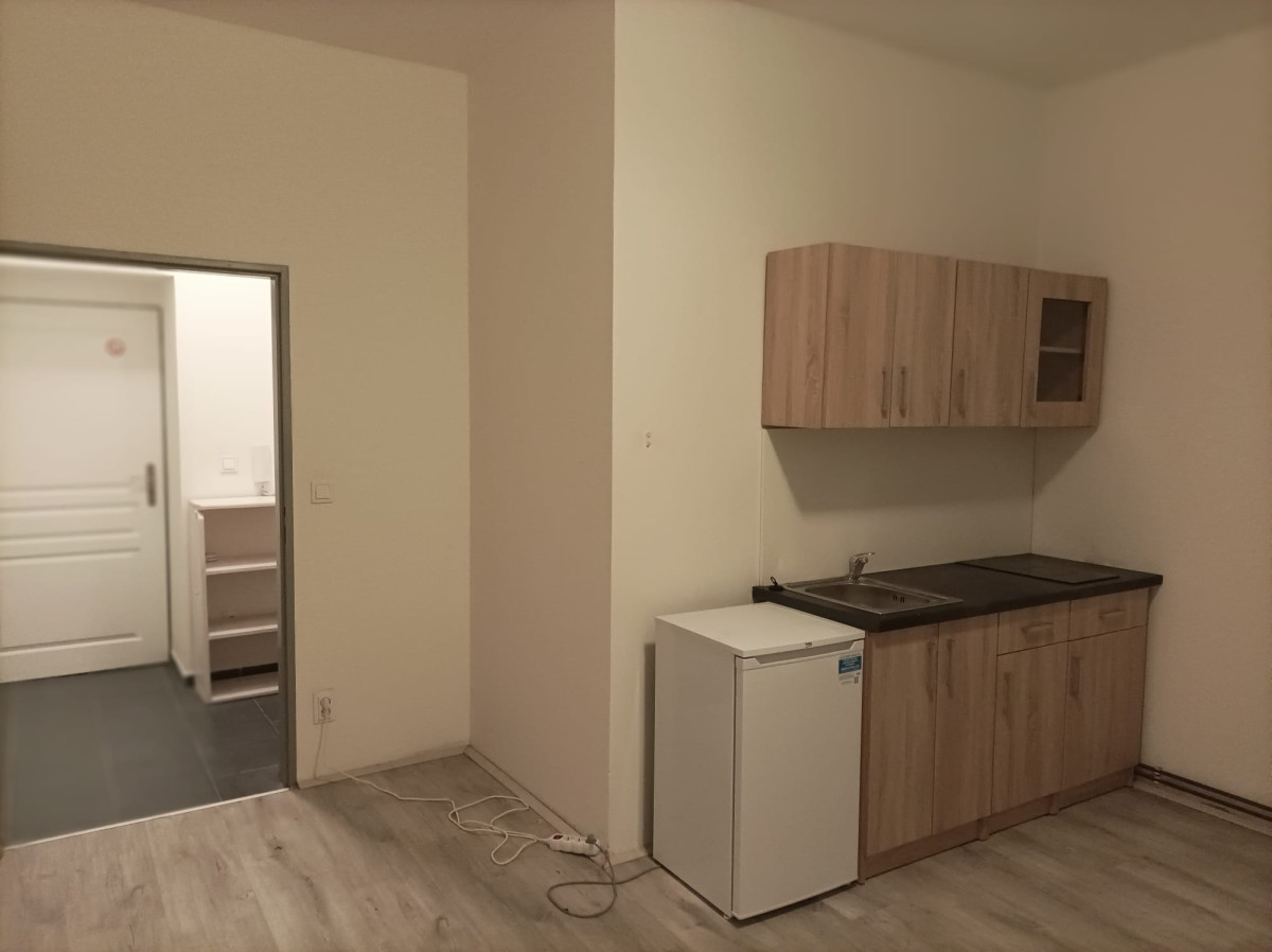 Pronájem podnájemního bytu 1kk, bj 7, v centru Olomouce, ul. Zámečnická