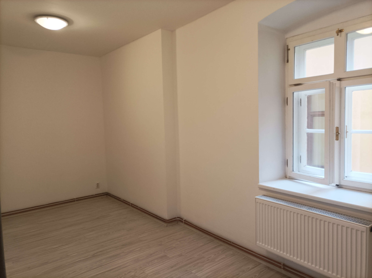 Pronájem bytu 1kk, bj 18, poblíž centra Olomouce, ul. Zámečnická