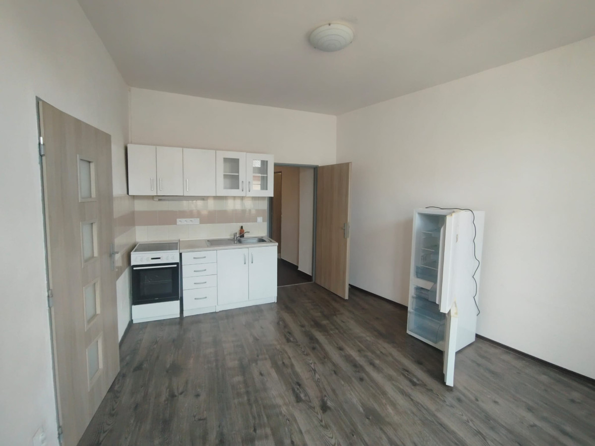 Pronájem částečně zařízeného bytu 2kk, 73m2, v centru Olomouce, ul. Denisova