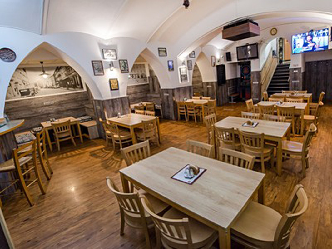 Pronájem NP (restaurace) v centru Olomouce, ul. Horní náměstí