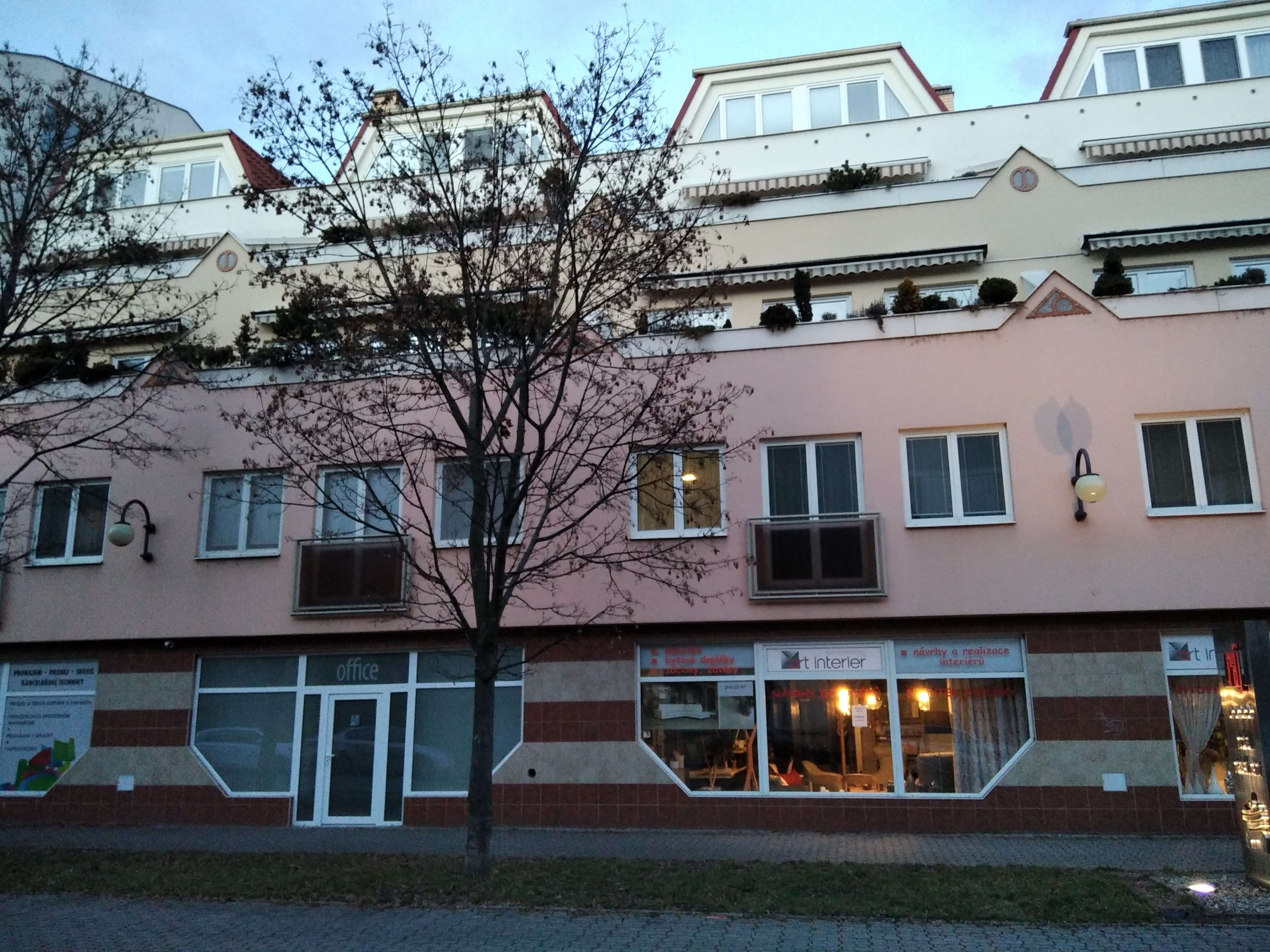 Pronájem zařízeného bezbariér. bytu 2kk s terasou v Olomouci, ul. Hanáckého pluku