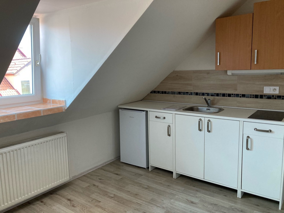 Pronájem částeč.zařízeného bytu 2kk, Olomouc, ul. Tvrdíkova