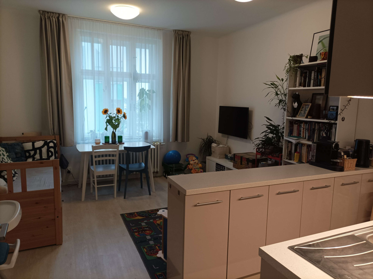Pronájem zařízeného bytu 2kk s terasou,poblíž centra Olomouce, ul. Vodární