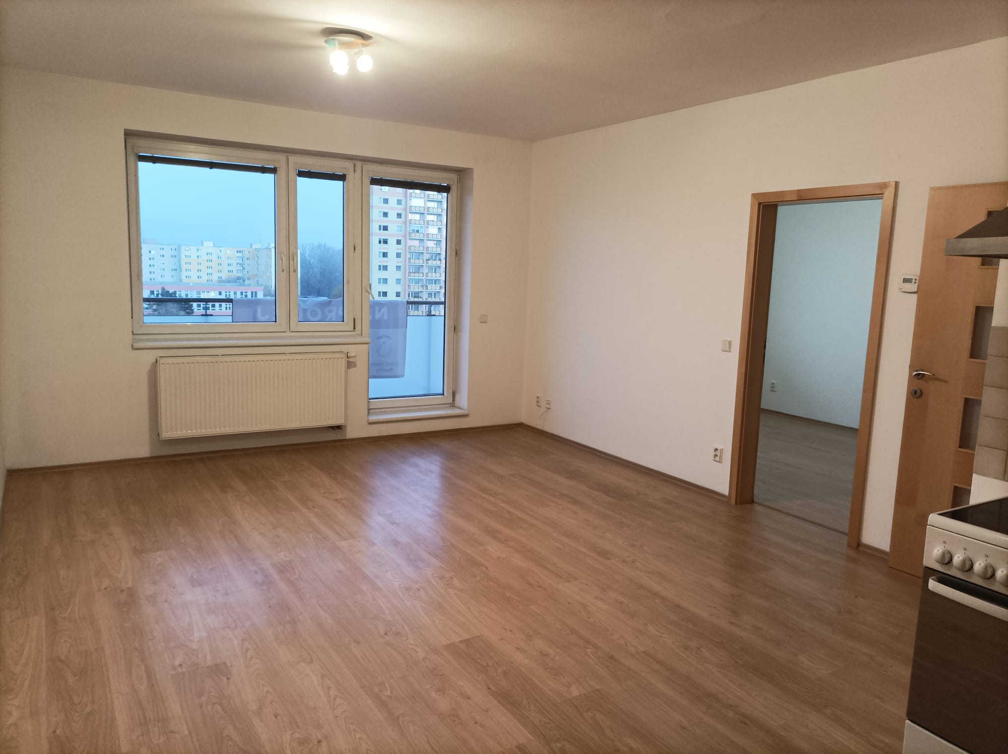 Pronájem hezkého bytu 2kk,54 m2,s balkónem,7,6 m2 a park. stáním v Olomouci,ul. Družební
