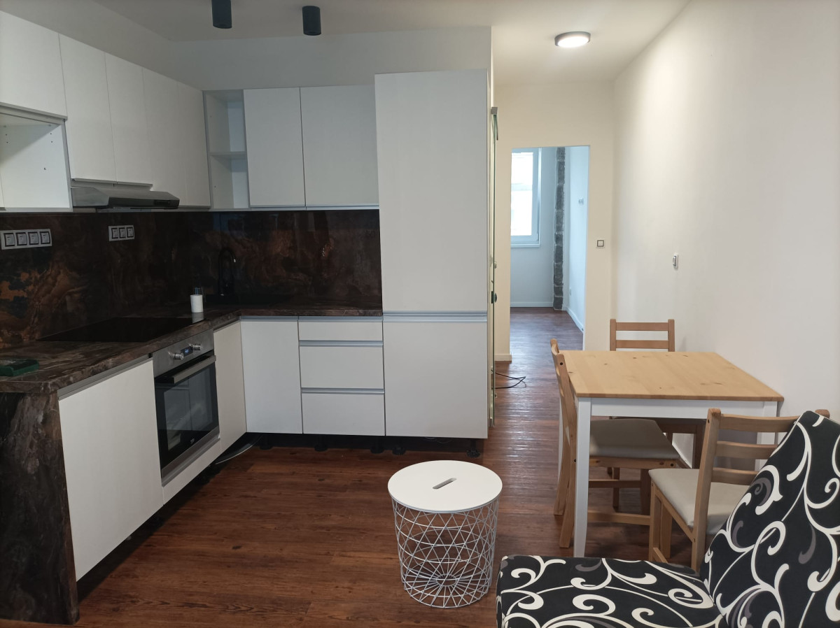 Pronájem zařízeného bytu 2kk, 35 m2, s terasou, 7m2, v Olomouci, ul. Jablonského
