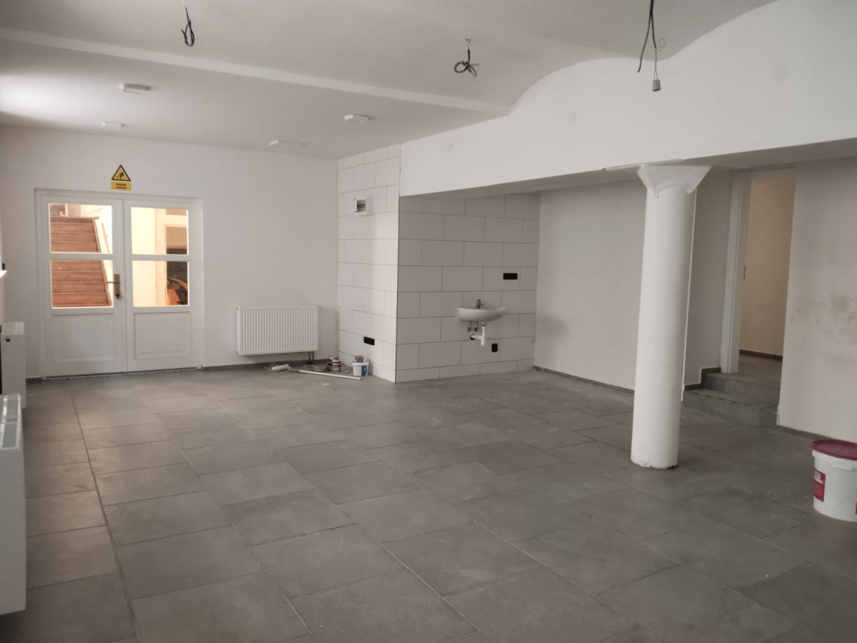 Pronájem NP, 100m2, v centru Olomouce, ul. Horní Náměstí