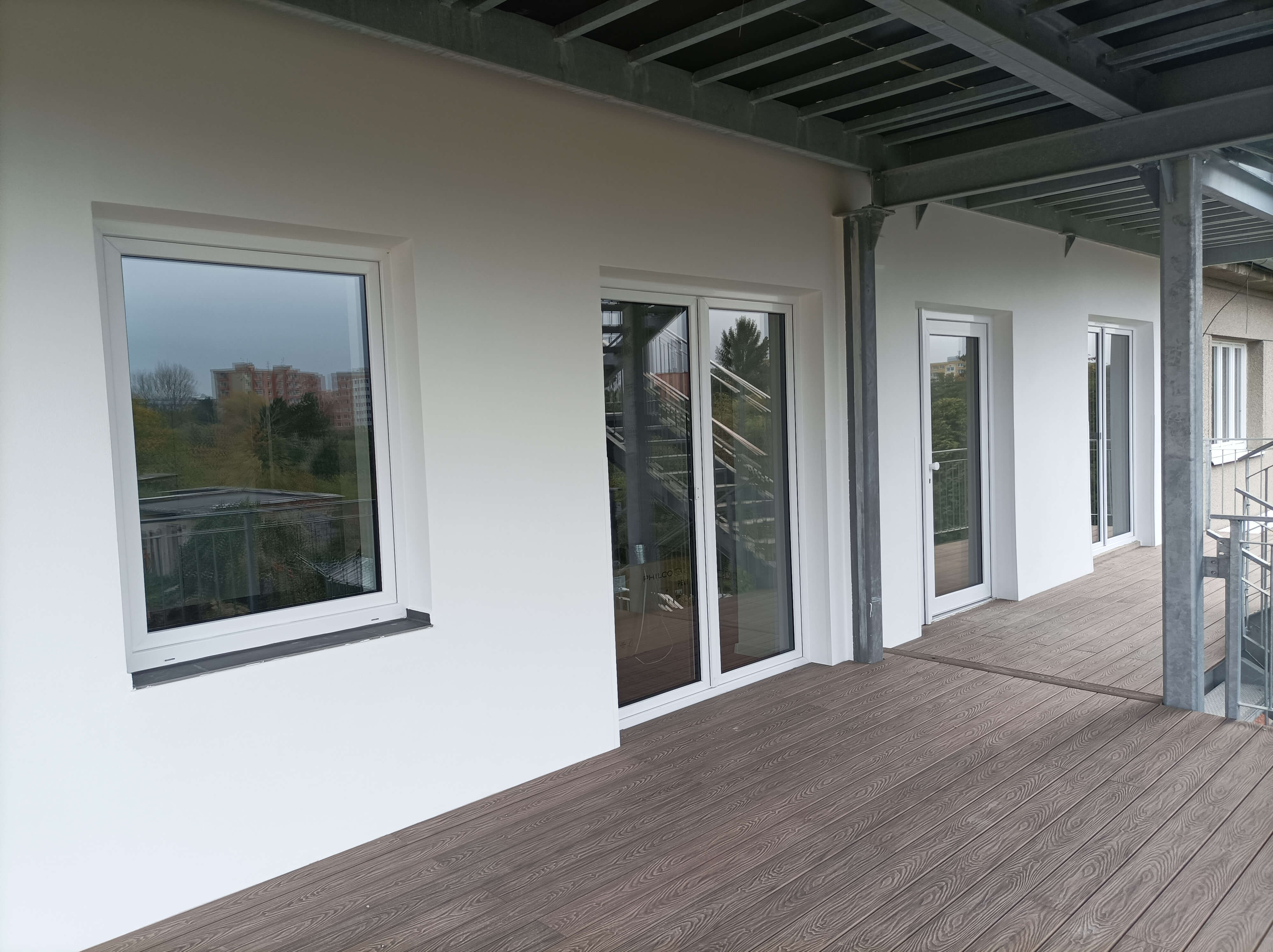 Pronájem zařízené novostavby 4kk s terasou v patře RD v Olomouci, ul. Jablonského